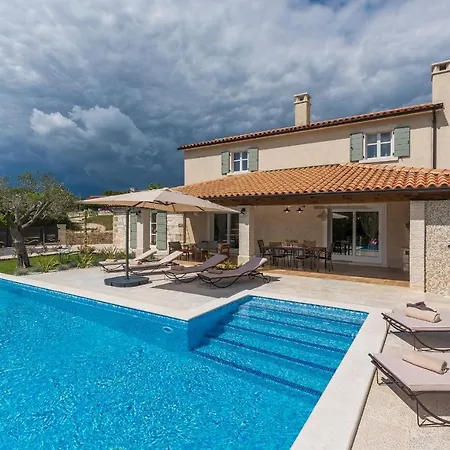 Villa-osmium 别墅 Smoljanci