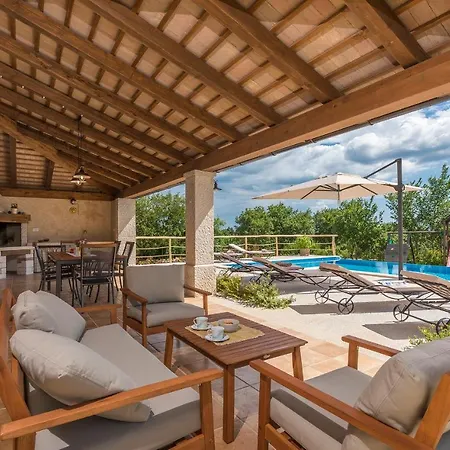 Villa-osmium Vila