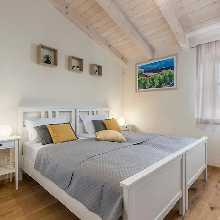 Vila Villa-osmium *