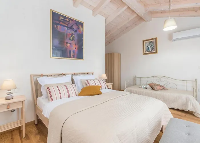 Villa Villa-osmium Smoljanci