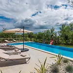Villa-osmium Villa Smoljanci