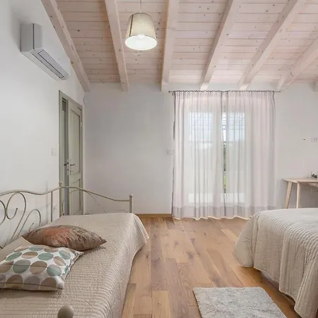 Villa-osmium וילה Smoljanci