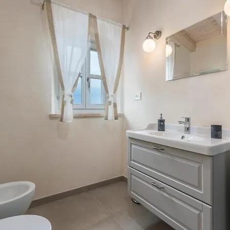 Villa-osmium Smoljanci